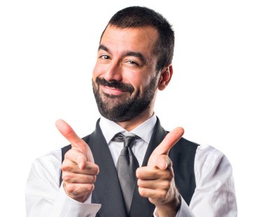 öne doğru işaret eden işadamı