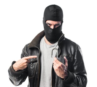 Vintage asma kilit tutan soyguncu