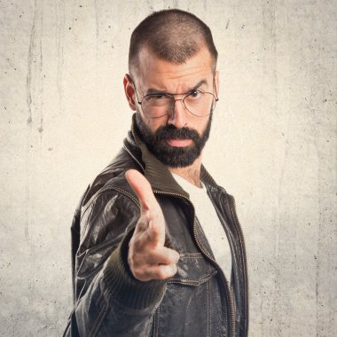 Pezevenk adam silah jest yapma 