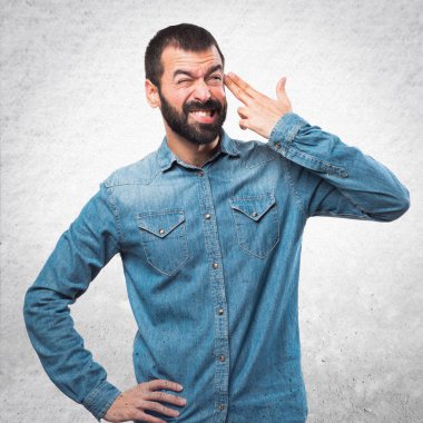 Adam intihar jest yapma