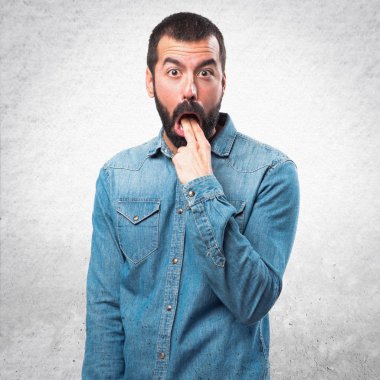 Kusma jest yapan erkek