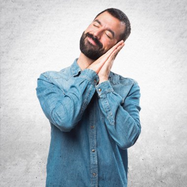 Uyku jest yapan erkek