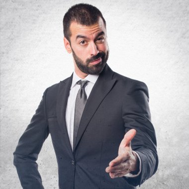 İş adamı anlaşma yapıyor.