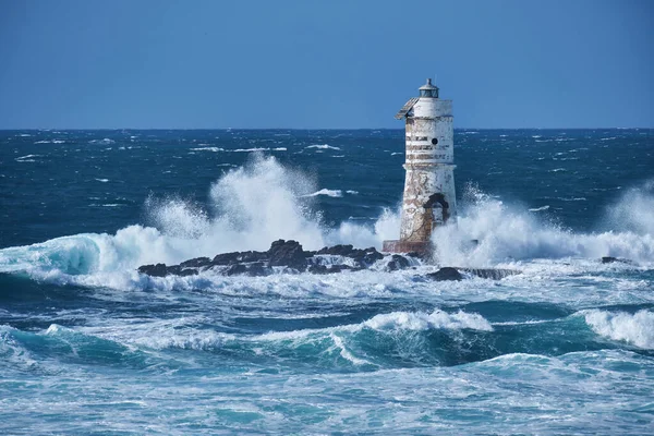 Faro mangiabarche, Calasetta 'daki ünlü deniz feneri, Sant Antioco, Sardinya, İtalya