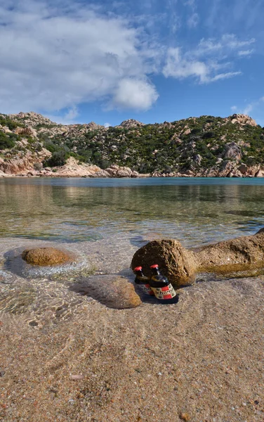 Пиво Пляже Cala Brigantina Caprera Maddalena Сардиния Италия — стоковое фото