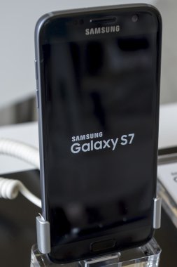 Cep Samsung galaxy 7 kenar.