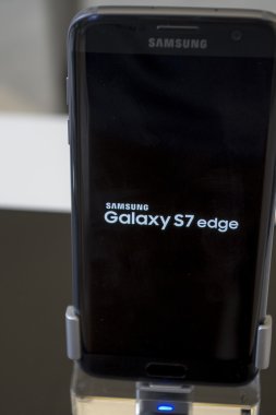 Cep Samsung galaxy 7 kenar.