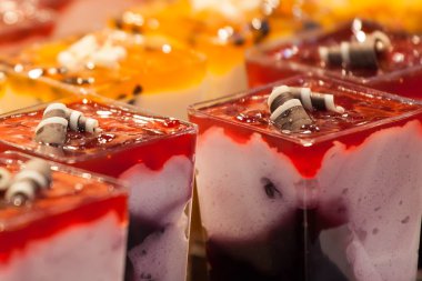 Fincan farklı tatlar krem