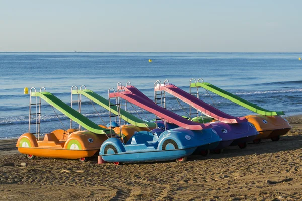 Pedalos sur la plage en Espagne — Photo