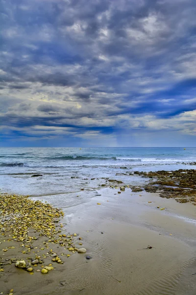 Bellissimo tramonto sulla spiaggia — Foto Stock