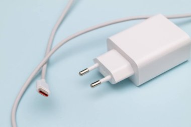 Telefon faturası mavi arkaplanda..