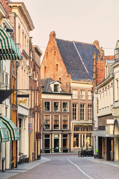 Avondzicht Een Lege Winkelstraat Oude Nederlandse Stad Zutphen — Stockfoto