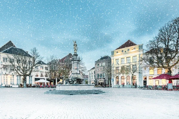 Zimní Pohled Sněhem Centrálního Okrajového Náměstí Historickém Holandském Městě Deventer — Stock fotografie