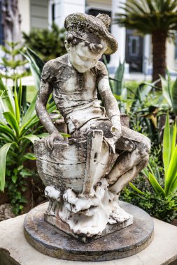 Heykel şekil Achillion Palace adada çocuk 