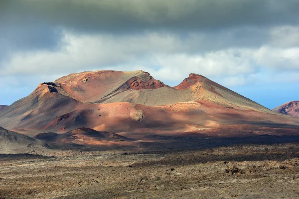 Lanzarote Adası, Kanarya Adaları, İspanya, volkanik dağlar — Stok fotoğraf