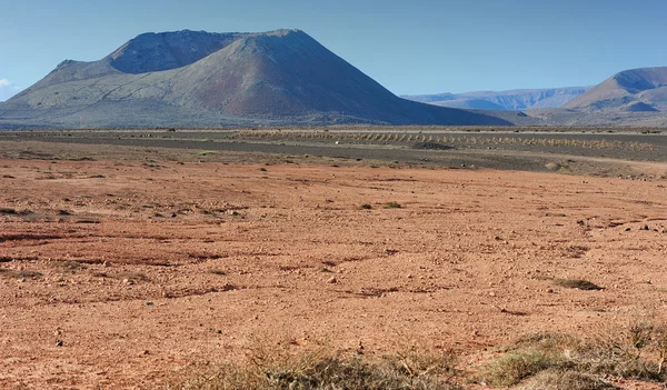 Wulkaniczny krajobraz na wyspie Lanzarote, Wyspy Kanaryjskie, Hiszpania — Zdjęcie stockowe