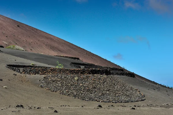 Góry wulkaniczne na lanzarote wyspy, Wyspy Kanaryjskie, Hiszpania — Zdjęcie stockowe