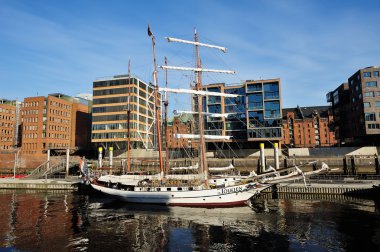 , Sandtorhafen at Traditionsschiffhafen at yat, HafenCity, Hambu