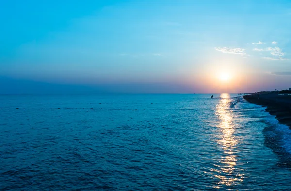 美丽的日落海海滩度假 — 图库照片