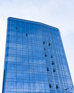 Tallinn şehir içinde modern Cam gökdelenler