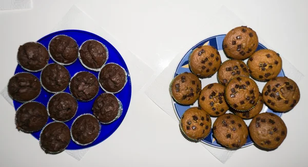 Muffins na placa — Fotografia de Stock