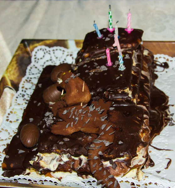 Domácí narozeninový dort. koláč — Stock fotografie