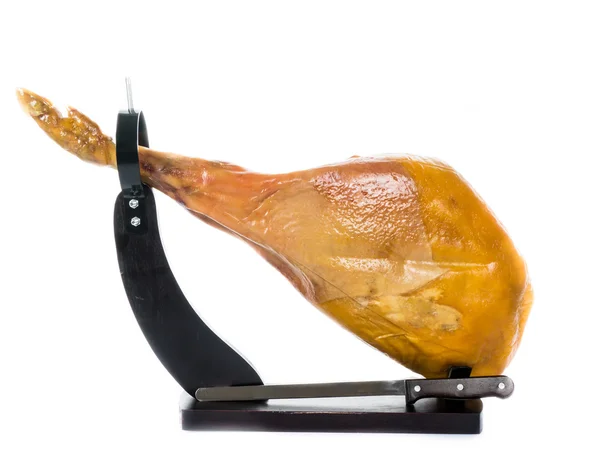 Jamon. Jamon serrano. Hiszpańska szynka na białym tle z bliska. — Zdjęcie stockowe