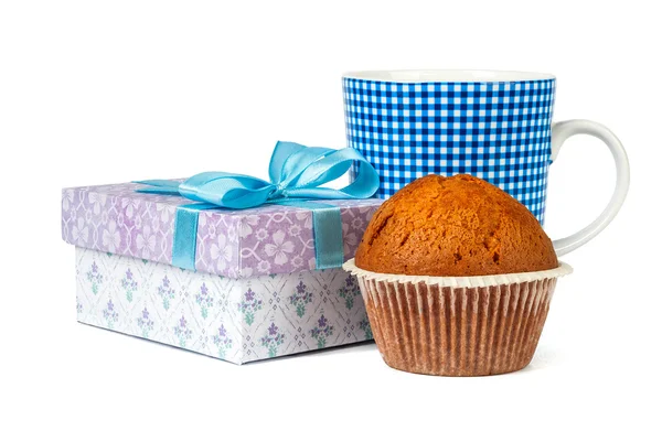 Cupcake elszigetelt tejjel — Stock Fotó