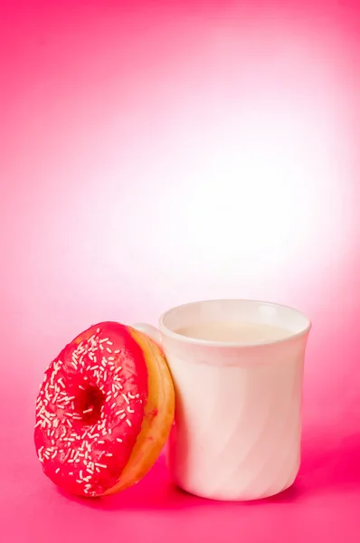 Donut med mjölk — Stockfoto