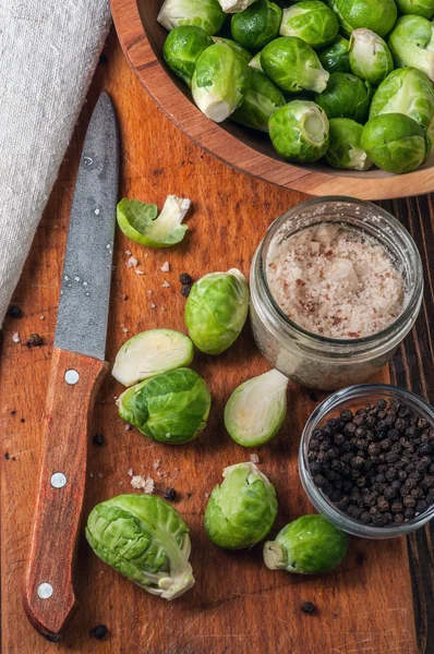 Brussels sprouts on board — Stock Photo, Image