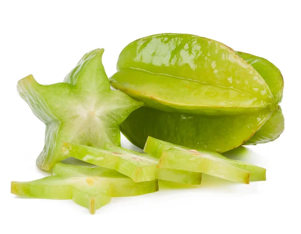 Carambola's en segmenten geïsoleerd — Stockfoto