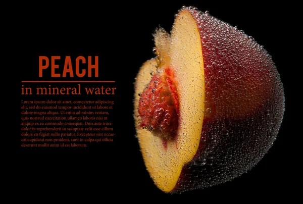 Peach in water isolated — 图库照片