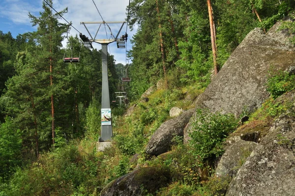 Tserkovka dağın tepesine teleferik