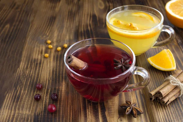 Chá Quente Com Cranberries Espinheiro Mar Nos Copos Vidro Fundo — Fotografia de Stock