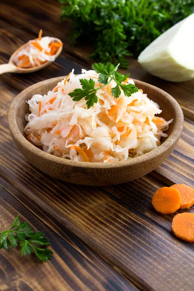 Sour Cabbage Brown Bowl Wooden Background Location Vertical — Stock Photo, Image