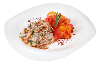 Oval plaka üzerinde baharat ve tatlı biber ile Domuz Kulakları.