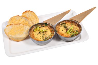 Fransız mutfağı julienne metal Kupası, izole studio vurdu.