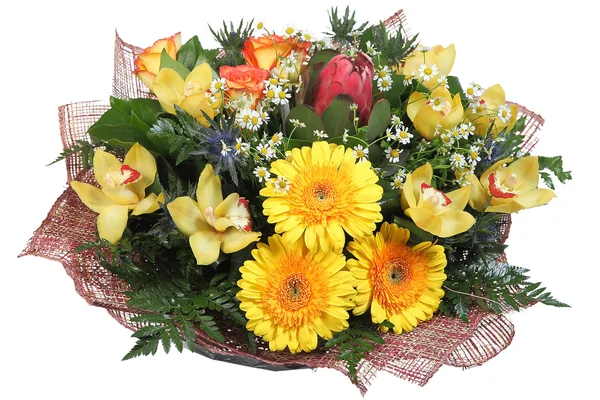 黄色のガーベラは、淡い黄色の蘭の花のアレンジメント花束 — ストック写真