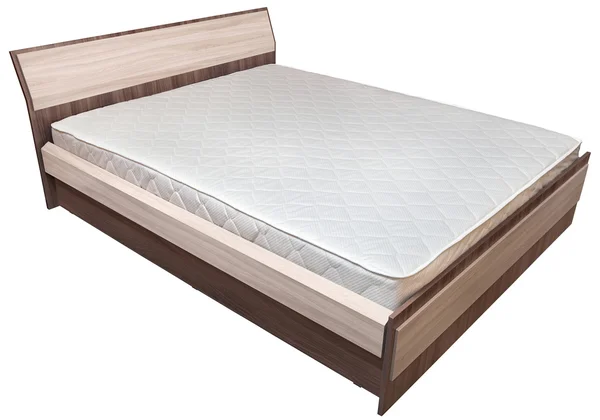 화이트에 innerspring 매트리스와 함께 한 나무 킹 사이즈 bedstead. — 스톡 사진