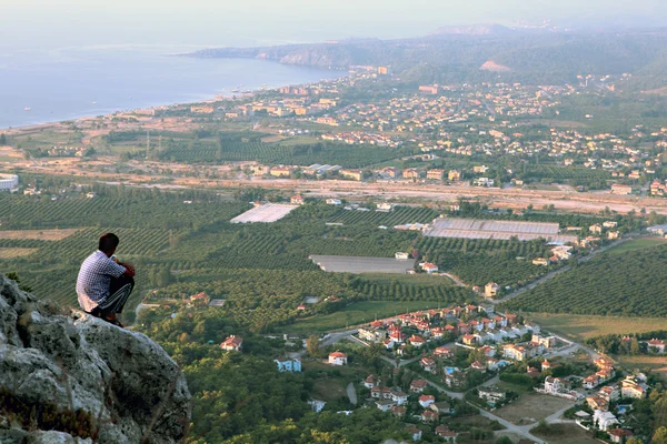 Byar Antalyakusten nära kemer, kiris och camyuva ovanifrån — Stockfoto