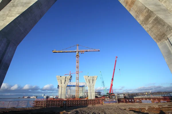 Construcción de una autopista y un puente . —  Fotos de Stock