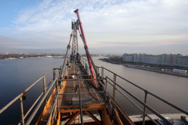 Kule Vinç montaj, yüksek irtifa yükleme çalışır