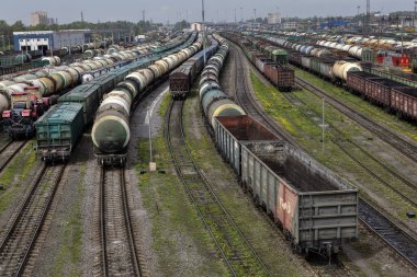 Boş kargo tren ve yakıt tankerleri, sınıflandırma yarda, Rusya Federasyonu.