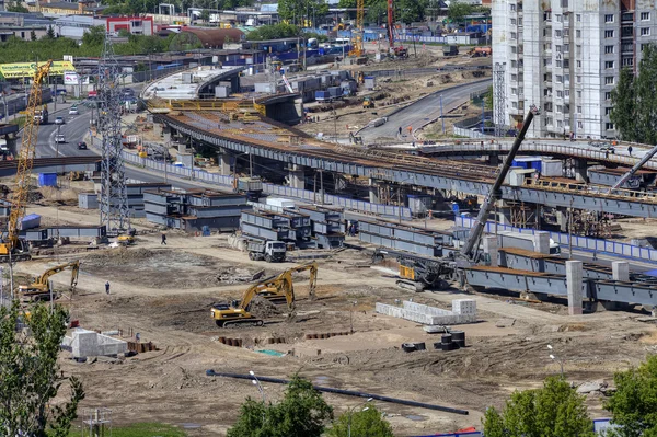 Staveniště, stavební viaduktem doprava interchanges, Rusko, Petrohrad. — Stock fotografie