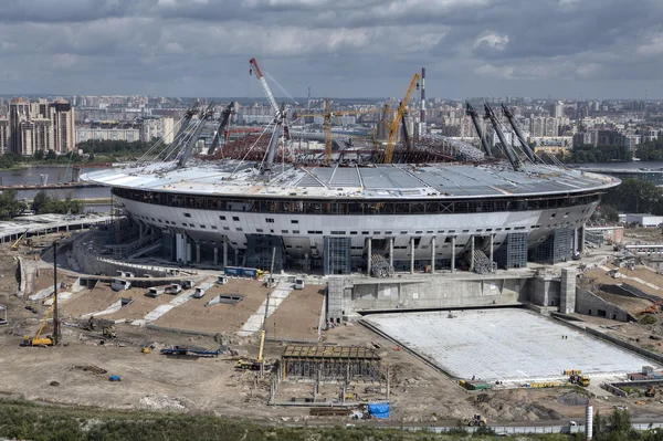 Vista superior de las instalaciones deportivas de construcción, nuevo estadio de fútbol moderno — Foto de Stock