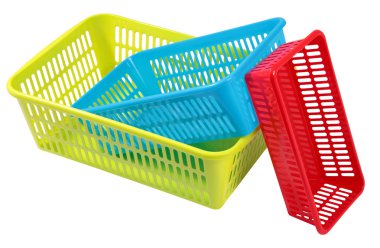 Farklı renk ve boyutlarda üç plastik kutu toplama.