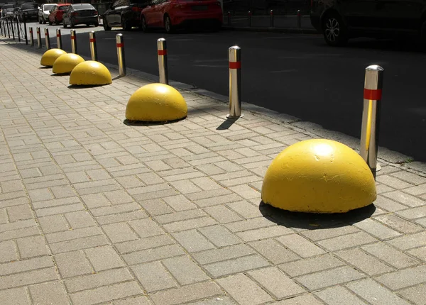 Betonszerkezet Járda Parkolásának Megakadályozására — Stock Fotó