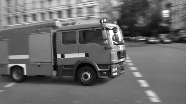 Immagine Sfocata Camion Dei Pompieri Una Strada Della Città — Foto Stock