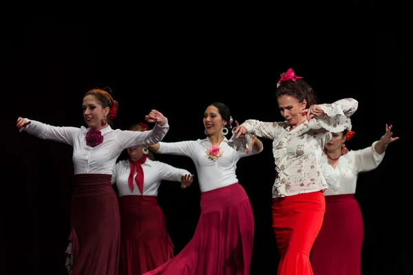 Saint Petersburg, Rusya 30 Kasım 2014: Tanımlanamayan dans — Stok fotoğraf