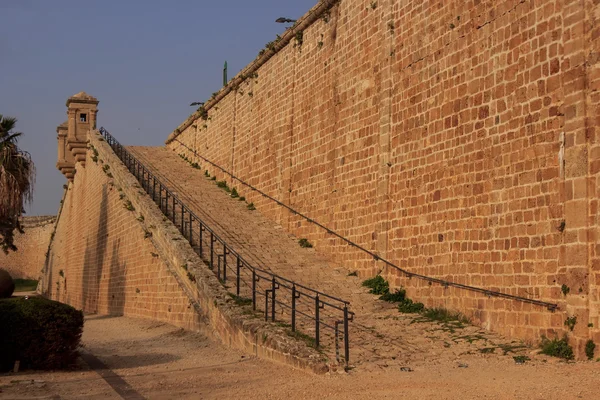 Escalera de pared exterior en Acre — Foto de Stock